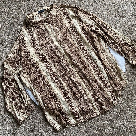 Prettylittlething Snake Print Button Down Top Womens Size 2X Flowy - Picture 1 of 7